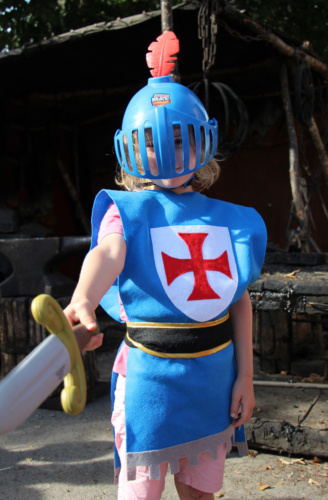 Easy No-Sew Knight's Costume Tutorial