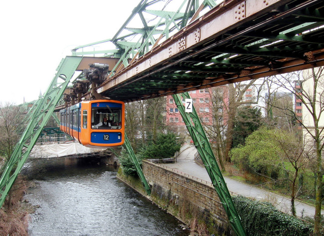 schwebebahn02