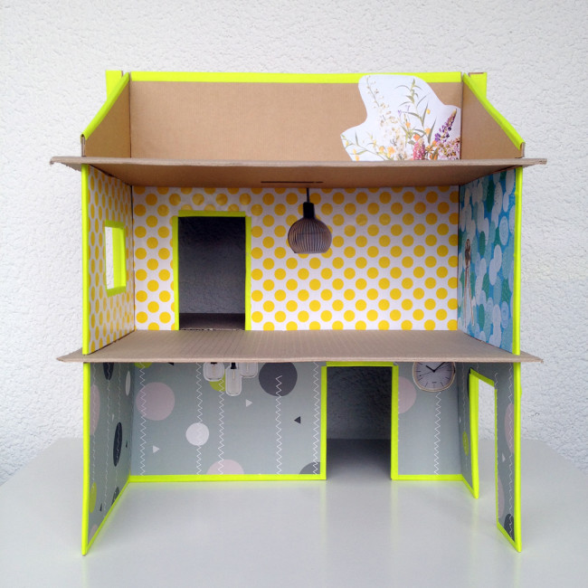 carboard slotted dollshouse 010