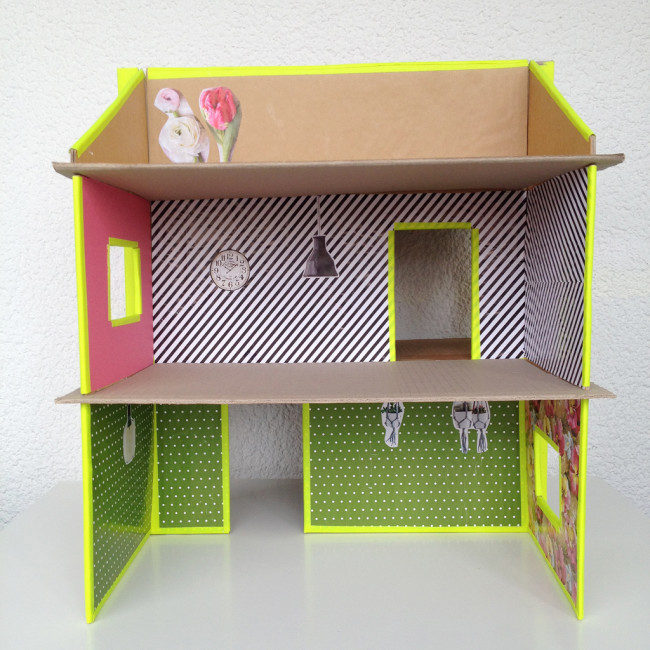 carboard slotted dollshouse 09