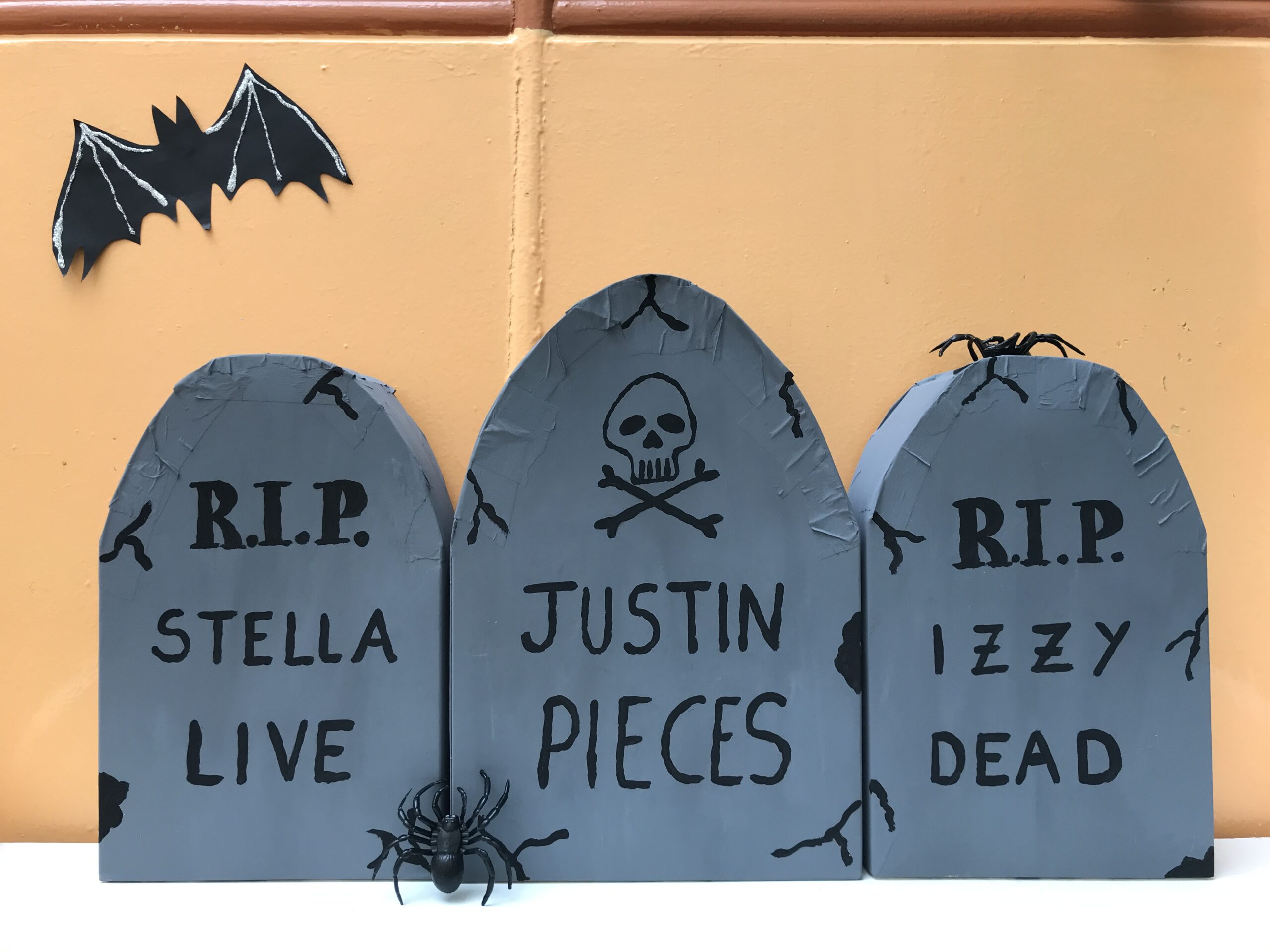 DIY Halloween Gravestones Decorations