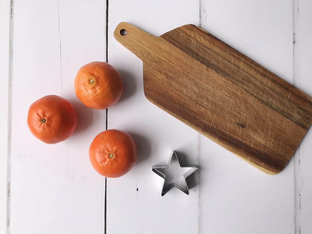 Citrus peel star garland