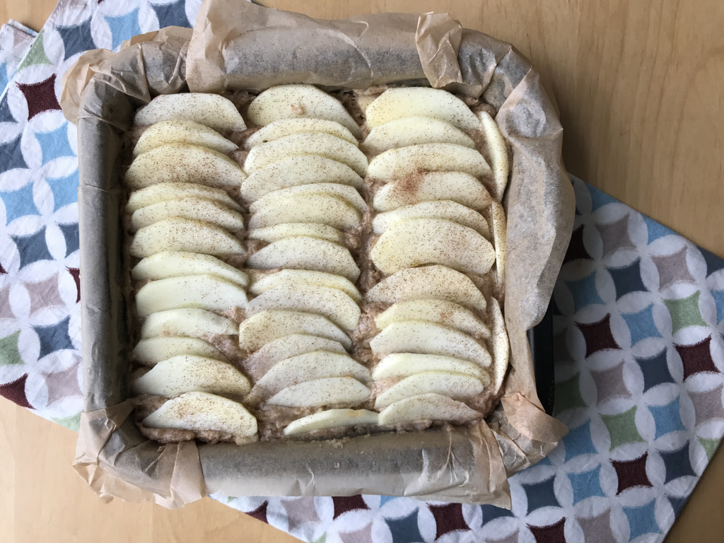 Gluten free apple and cinnamon cake