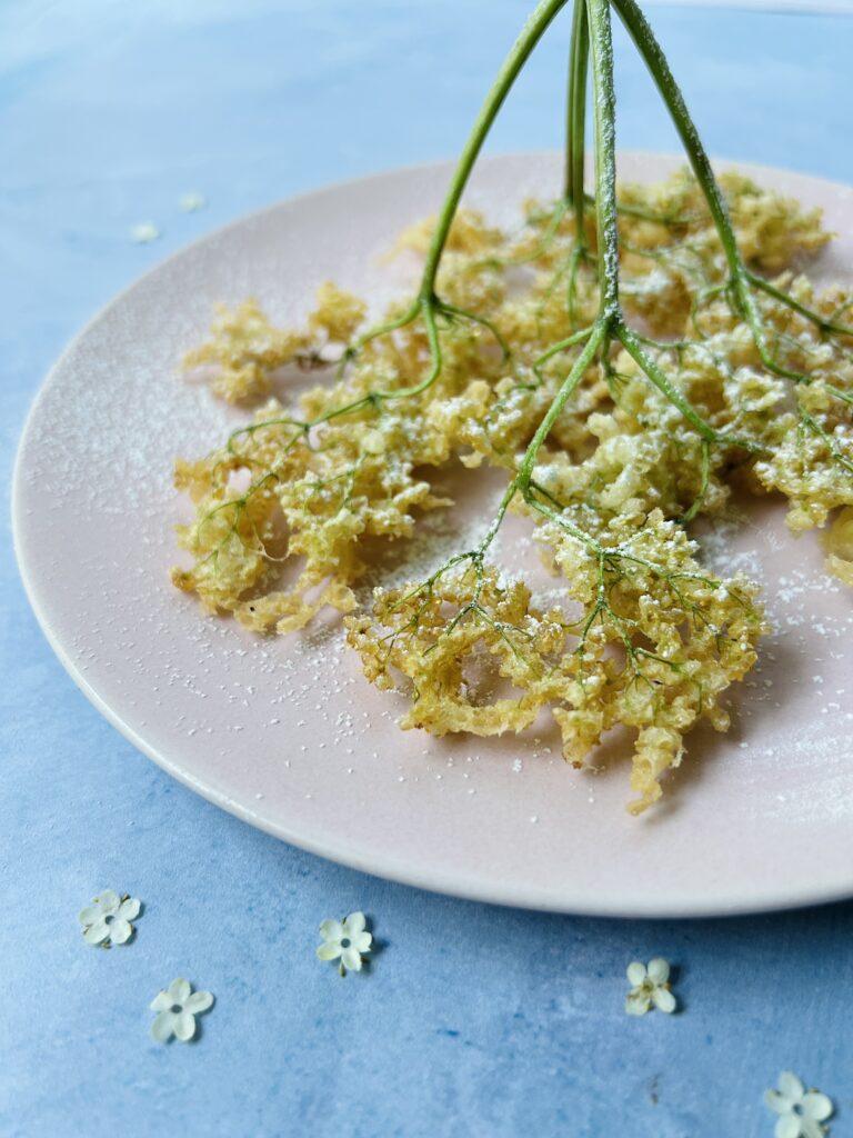 Elderflower Fritters - Frittierte Holunderblüten