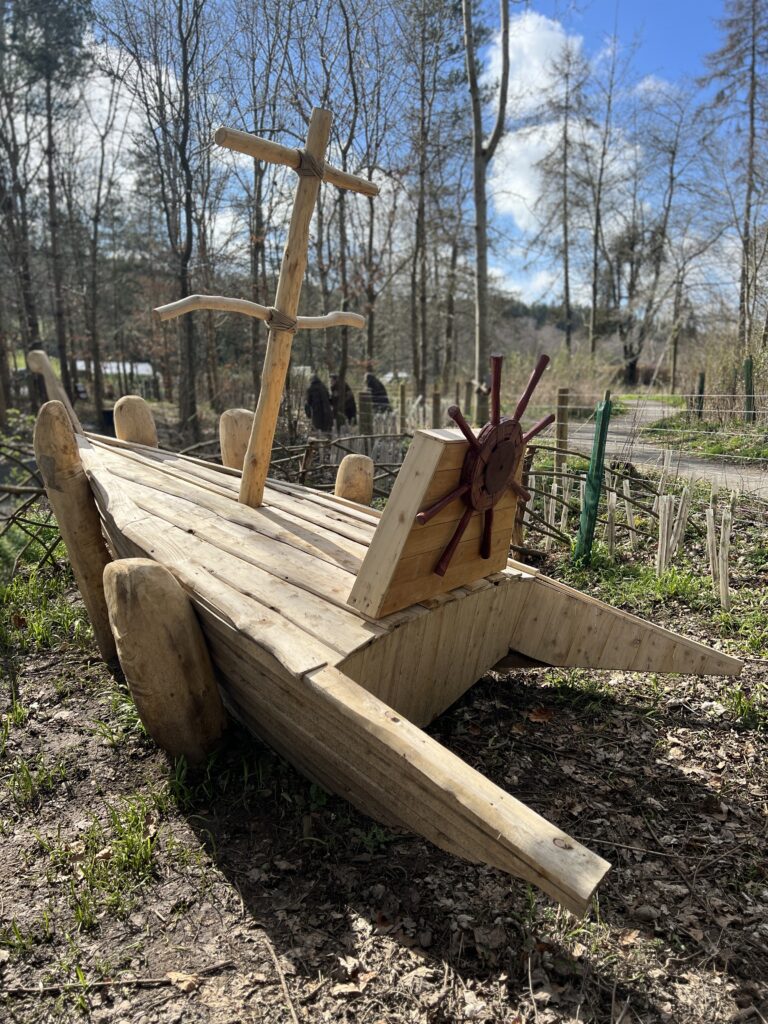 Abbotsford House Witch Corner trail boat